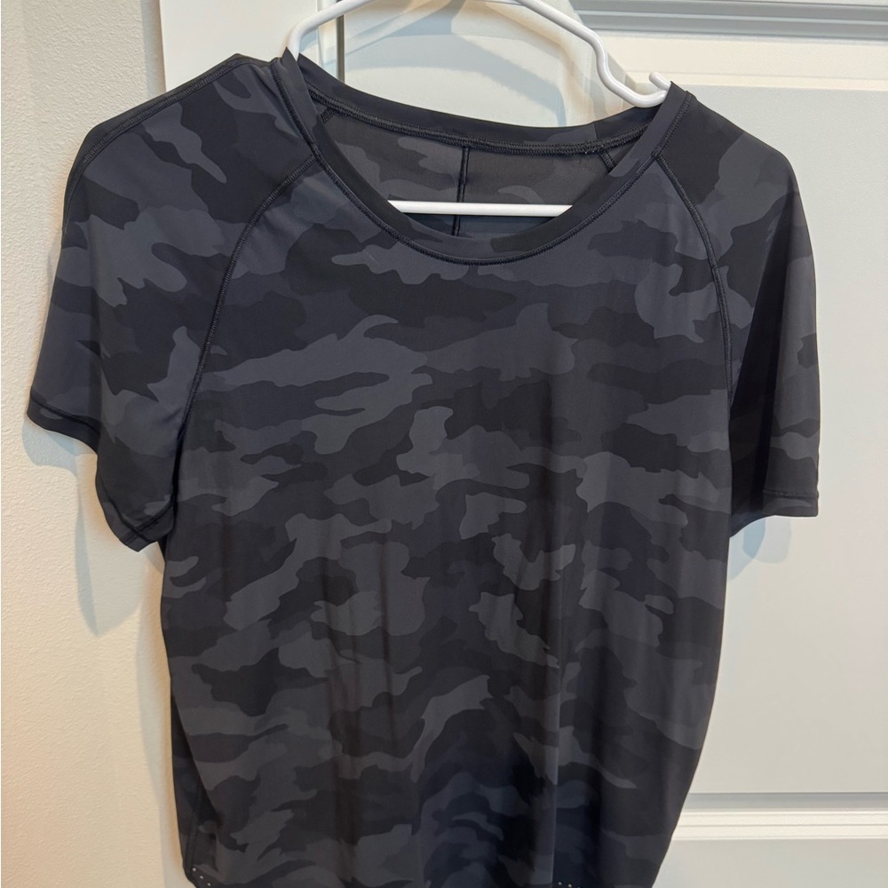 Lululemon Women's Short Sleeve Camo Performance Tee